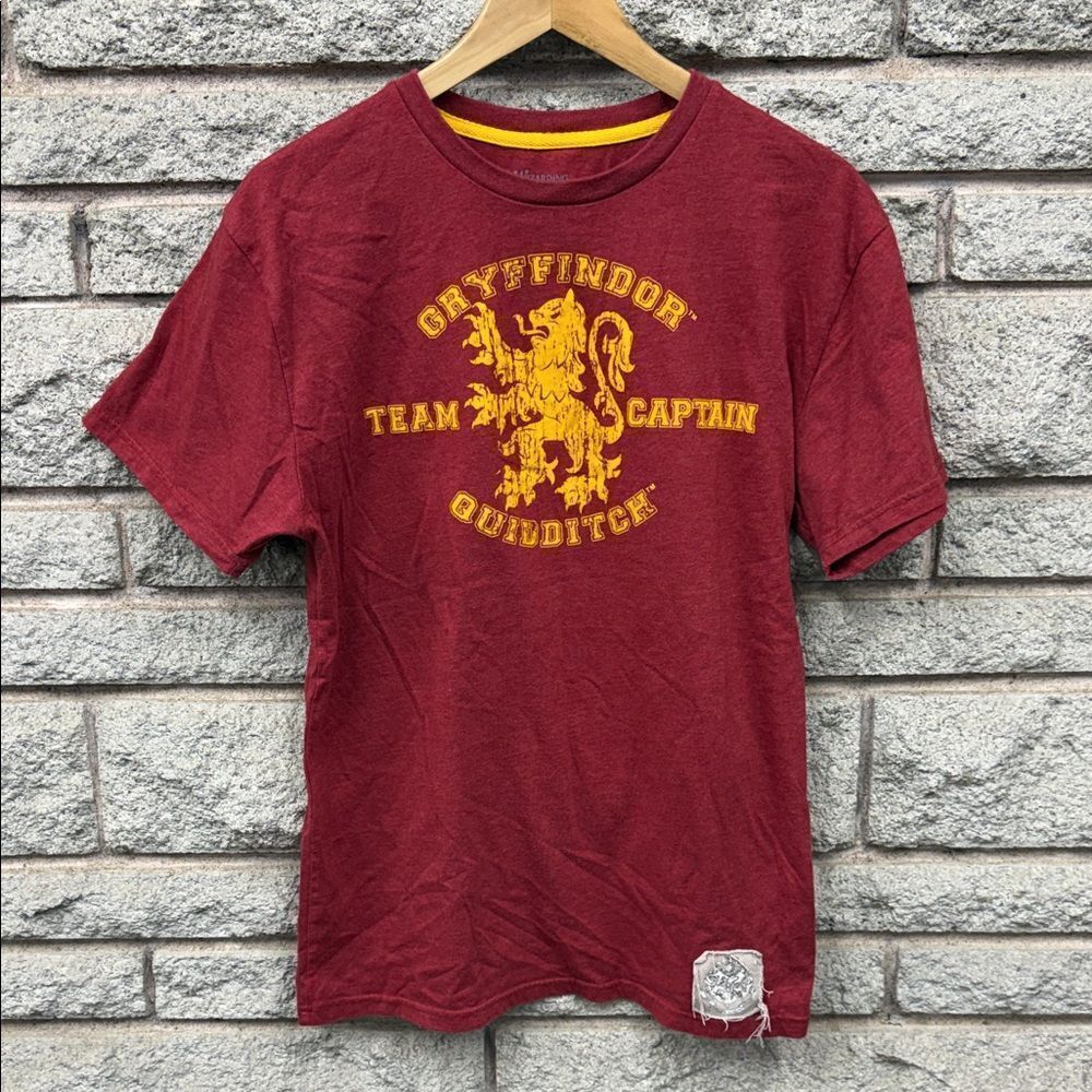 Gryffindor Quidditch Team Captain Men's Maroon T-Shirt